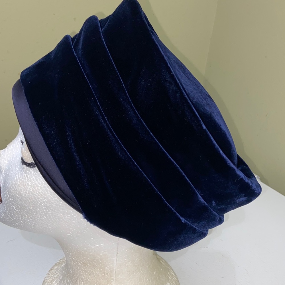 Beautiful Vintage Velvet Church / Dress Hat by Christine